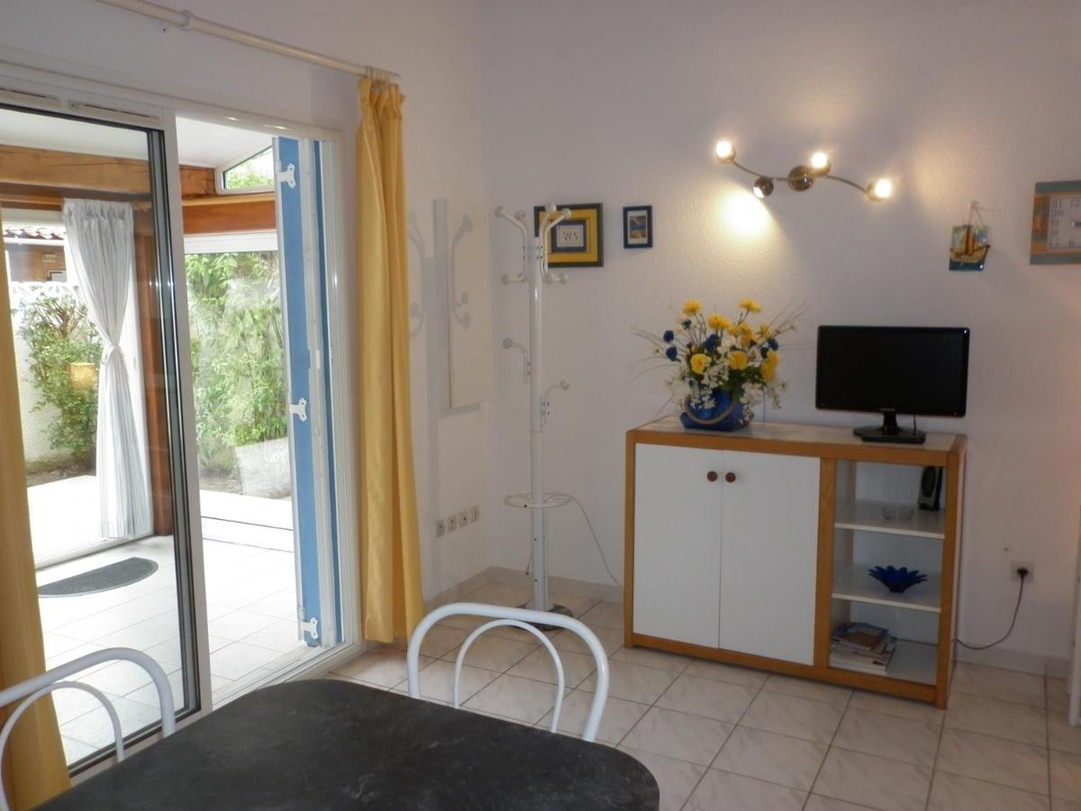 Les Amandines Villa Agde Exterior photo